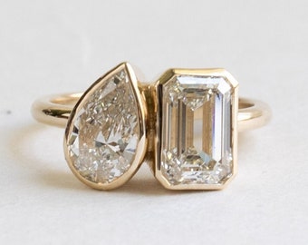 14K Solid Gold Pear Cut & Emerald Cut Moissanite Engagement Ring, Toi et Moi Bezel Promise Ring, Valentine&#39;s Day, Anniversary Gift for Her