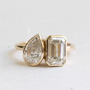 14K Solid Gold Pear Cut & Emerald Cut Moissanite Verlobungsring, Toi et Moi Bezel Versprechensring, Valentinstag, Jahrestagsgeschenk für Sie