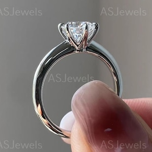 2Ct Brilliant Round Cut Moissanite Engagement Ring, Classic 6-Prong Round Wedding Ring, Sterling Silver Round Solitaire Proposal Ring.