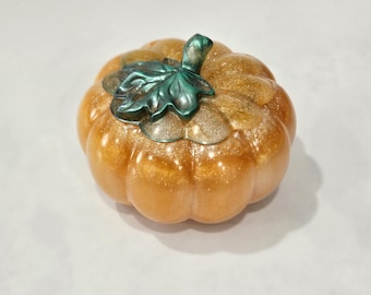 Handmade Resin Pumpkin Jar with Lid | Decorative Fall Container | Autumn Trinket and Jewelry Holder | Unique Seasonal Décor
