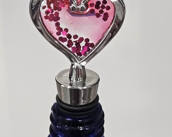 Heart Wine Stopper | Handmade Resin Bottle Stopper | Sparkly Heart Barware | Wine Lover, Anniversary or Hostess Gift