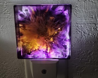 Luz nocturna de resina con forma de flor: sensor de anochecer a amanecer, decoración floral con brillo suave