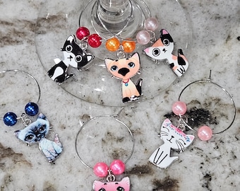 Juego de 6 dijes de vino para gatos