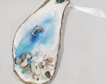 Handmade Oyster Shell Ornament | Resin Ocean Art | Coastal Christmas Décor | Beach-Themed Ornament | Unique Coastal Gift