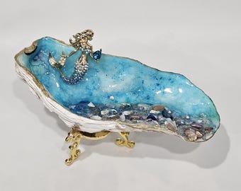 Oyster Shell Trinket Dish, Resin-Finished Mermaid Jewelry Holder, Coastal Ring Dish, One-of-a-Kind Shell Décor