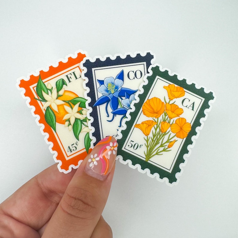 Op de afbeelding: Drie postzegels in vintage-stijl met bloemmotieven. De postzegels zijn gelabeld met "FL 45&cent;", "CO 50&cent;" en "CA 50&cent;".