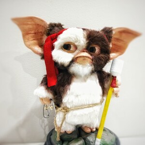 Figurine Gizmo Rambo à fourrure de 26 cm, jouet imprimé 3D inspiré des Gremlins, statue en peluche Gizmo réaliste, cadeau pour les fans de Mogwai image 6