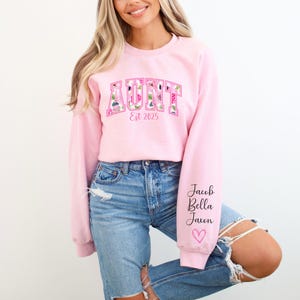 Sudadera personalizada para tía, camiseta personalizada para tía por año, regalo para tía, sudadera con letras universitarias con anuncio de bebé y flores para tía, cuñada