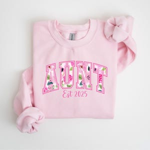Sudadera personalizada con el nombre de la tía, camiseta de la tía, regalo para la tía, camiseta universitaria con letras para la tía, anuncio de bebé, sudadera floral para la tía, regalo para la cuñada