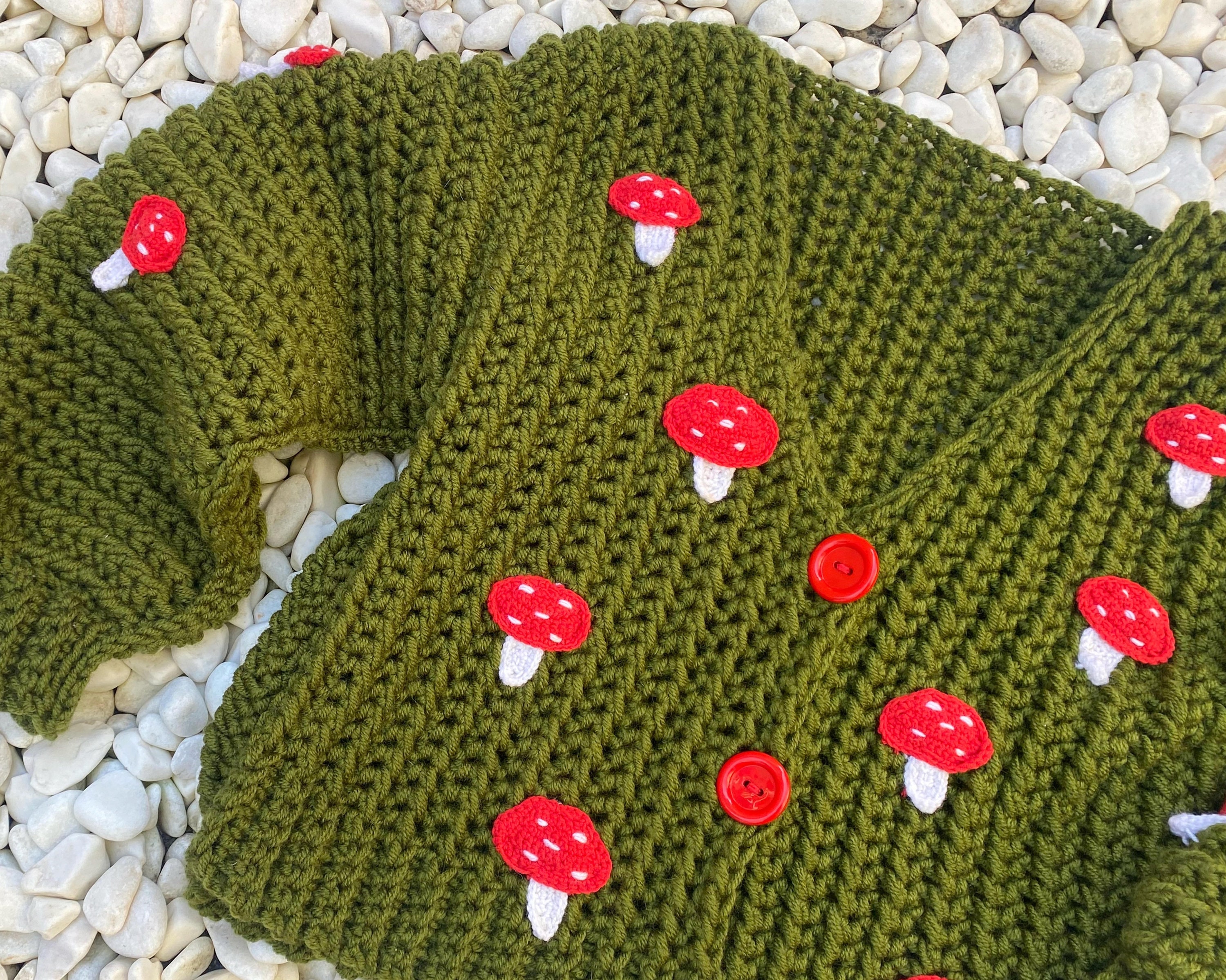 VINTAGE Kelly Green Cardigan M Fuzzy Angora Blend