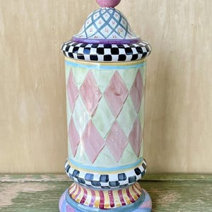 Vintage jaren 90 MacKenzie-Childs grote kolombus en deksel Odd Fellows-collectie 17&quot; origineel Victoria en Richard