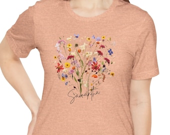 T-shirt personnalisé de fleurs sauvages bohèmes avec votre nom dans l'écriture, chemise personnalisée, chemise fleurs sauvages personnalisées, fleurs sauvages bohèmes, chemise florale