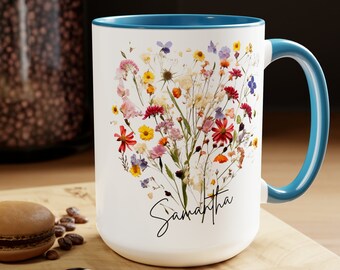 Personalisieren Sie diese Boho Wildflower Kaffeetasse mit Ihrem Namen in Script, benutzerdefinierte Tasse, benutzerdefinierte Wildblumenbecher, Boho Wildblumen, Blumentasse