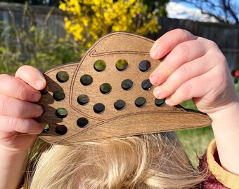 Juguete para enhebrar sombreros de vaquero con temática del oeste, regalo para niños pequeños, juguete para enhebrar sombreros, actividad de costura para niños, juguete plegable para enhebrar sombreros para niños