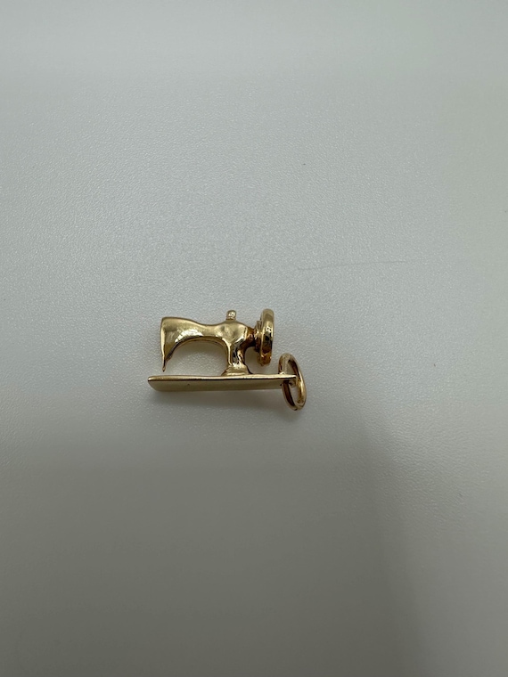 Vintage 14k Sewing Machine Charm