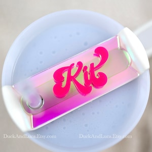 Roze iriserend gepersonaliseerd naamplaatje voor beker, aanpasbaar naamplaatje, aangepaste bekertopper, Stanley 30oz 40oz deksels H2.0, cadeau