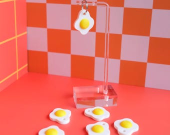 3D Printed Fried Egg Pet Charm: Lightweight Dog & Cat Tag