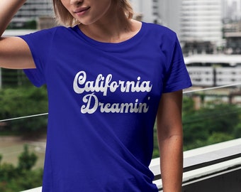 Cali Dream Retro Tee: Soft Unisex California Vibes Shirt