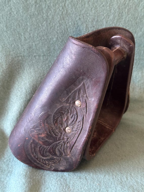 Paire D'étriers De Selle Western En Cuir Gainé Motifs Floraux - Vintage USA