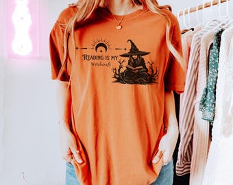 Reading Witchcraft T-Shirt: Gothic Book Lover Tee