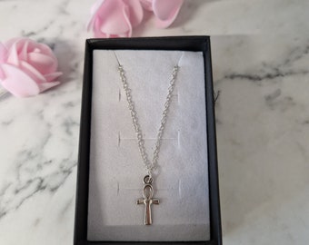 Collier amulette Ankh égyptien en argent fait main