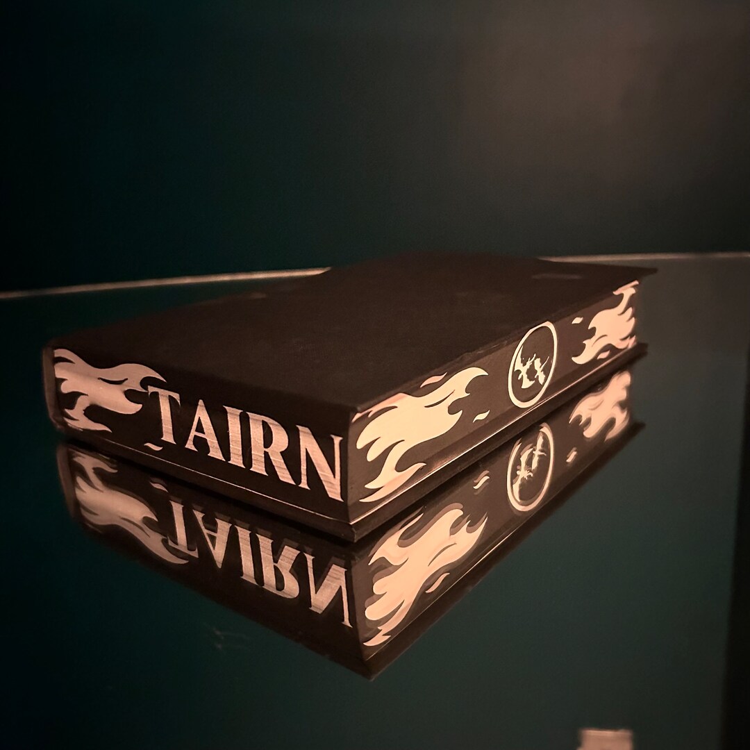 Iron Flame Pre Order Tairn / Sgaeyl Edition Sprayed Edge Etsy UK