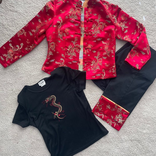 Ensemble de style oriental 3 pièces avec t-shirt, veste et pantalon