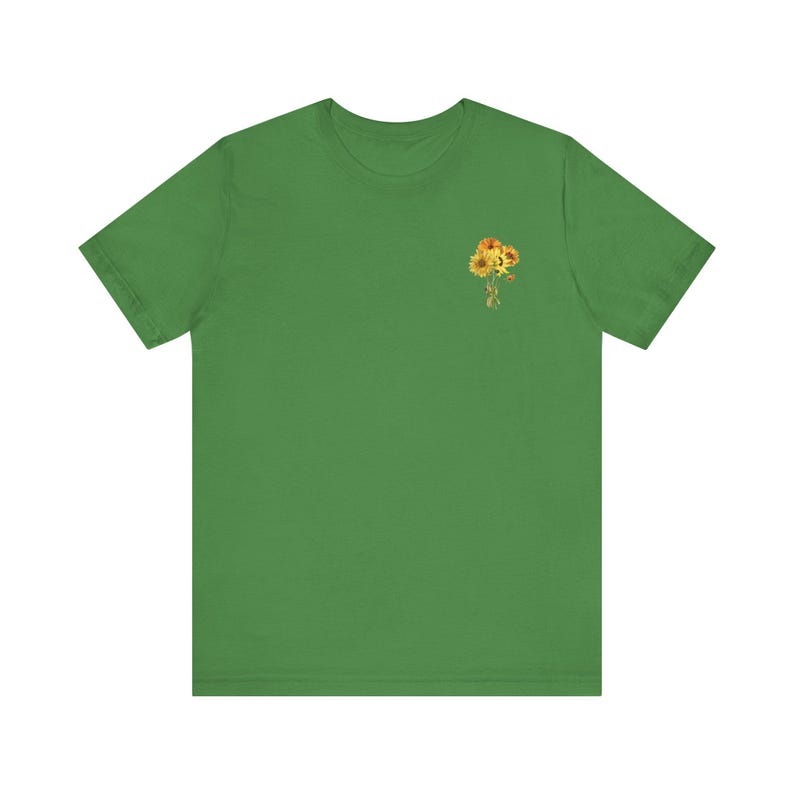 Sunflowers tshirt sunflower bouquet tee Flower pocket style design Minimalist Fall Floral T-shirt Womens Fall shirt Sunshine flower tee Leaf
