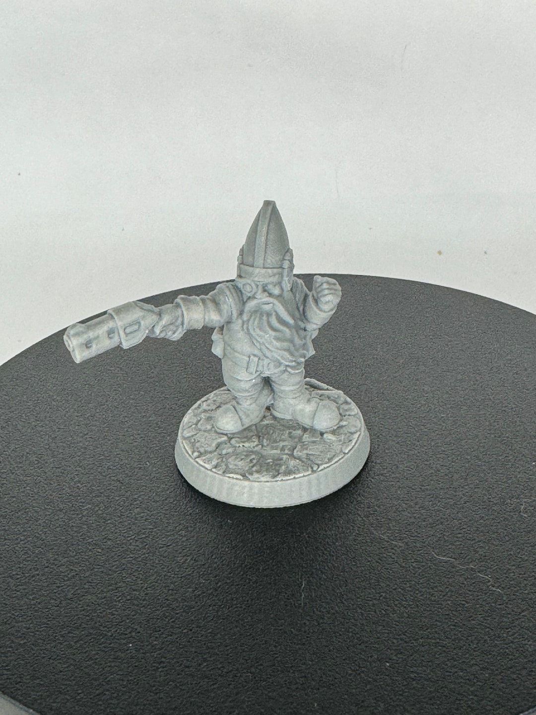 Figurine Gnome Magicien Pour JDR (D&D, Pathfinder) - Résine à Peindre - Miniature Fantasy