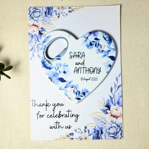 abridor de garrafas magnético para casamento / abridor personalizado em formato de coração com cartão / lembranças de casamento personalizadas para convidados em grandes quantidades