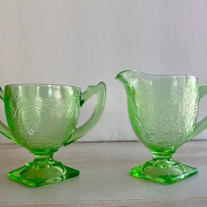 Indiana Glass No. 612 &quot;Horseshoe&quot; Green Uranium Footed Creamer & Sugar Depression Glass