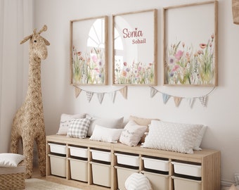 Set di tre stampe, arte da parete con nome floreale personalizzato,stampa floreale personalizzata,poster con nome personalizzato,opera d'arte floreale ad acquerello,arredamento unico per la cameretta dei bambini