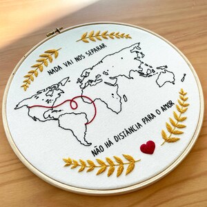 Cerceau de broderie personnalisé « Carte du monde » - 20 cm de diamètre / Cerceau de broderie à la main à suspendre au mur / Mariage / Amitié / Cadeau