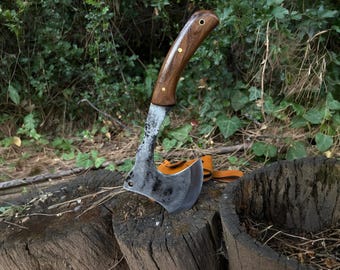 Hacha de camping de acero al carbono forjada a mano: Hacha de bushcraft con mango de nogal