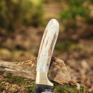 Knivset med hjorthornshandtag: Taktiska knivar i tyskt stål, läderslida bild 5