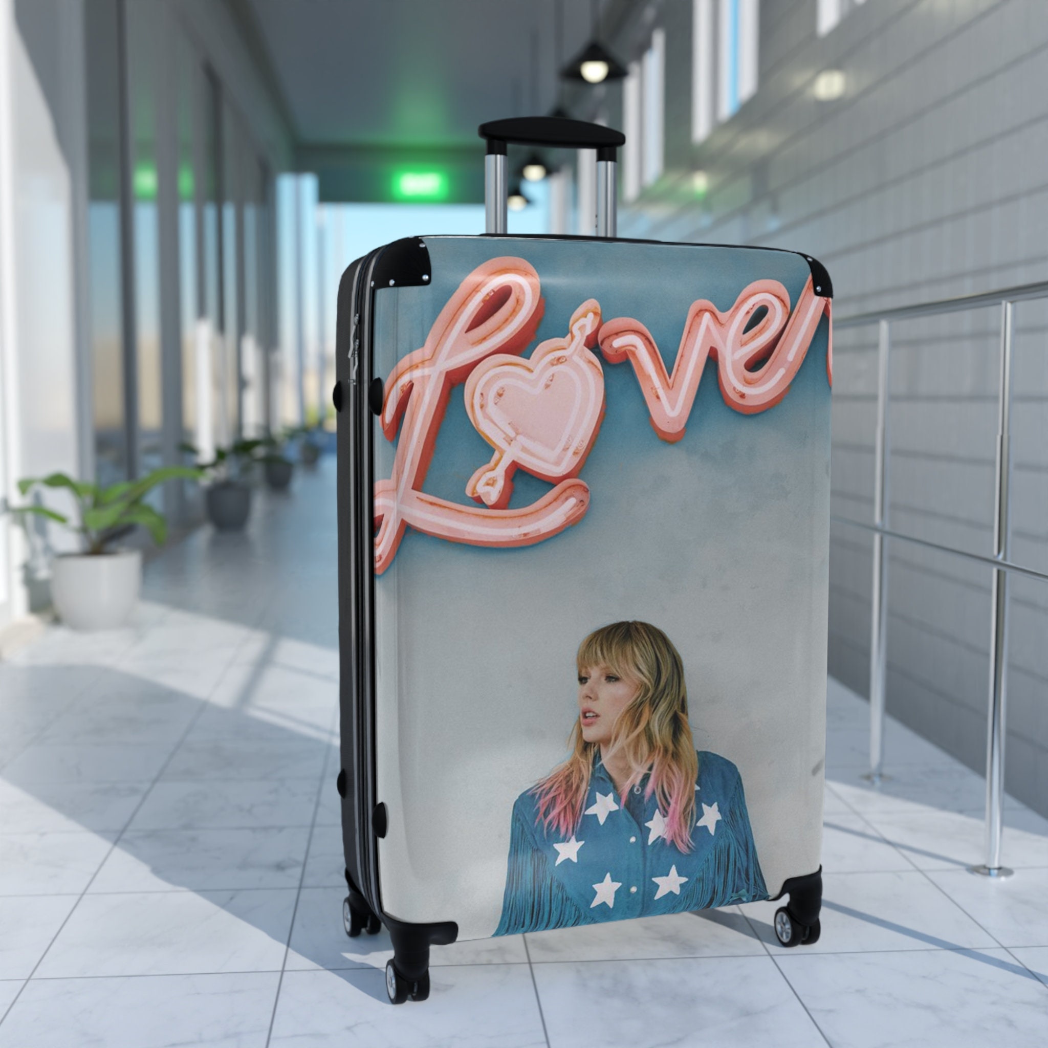 Taylor Lover Graphic Suitcase