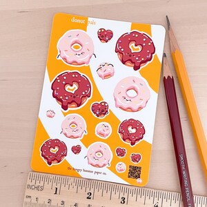 Feuille d'autocollants confortables Donut Pals - Autocollants gastronomiques colorés pour les amateurs de beignets !