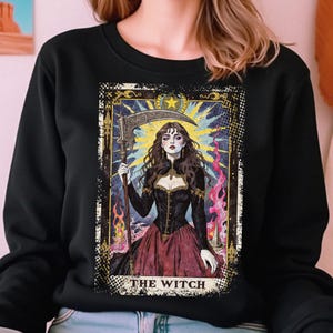 Carta de Tarô Retro da Bruxa PNG, Design de Tarô Gótico com Vibes de Bruxa, Carta de Tarô de Halloween PNG, Carta de Tarô de Terror PNG, Camiseta Desgastada PNG