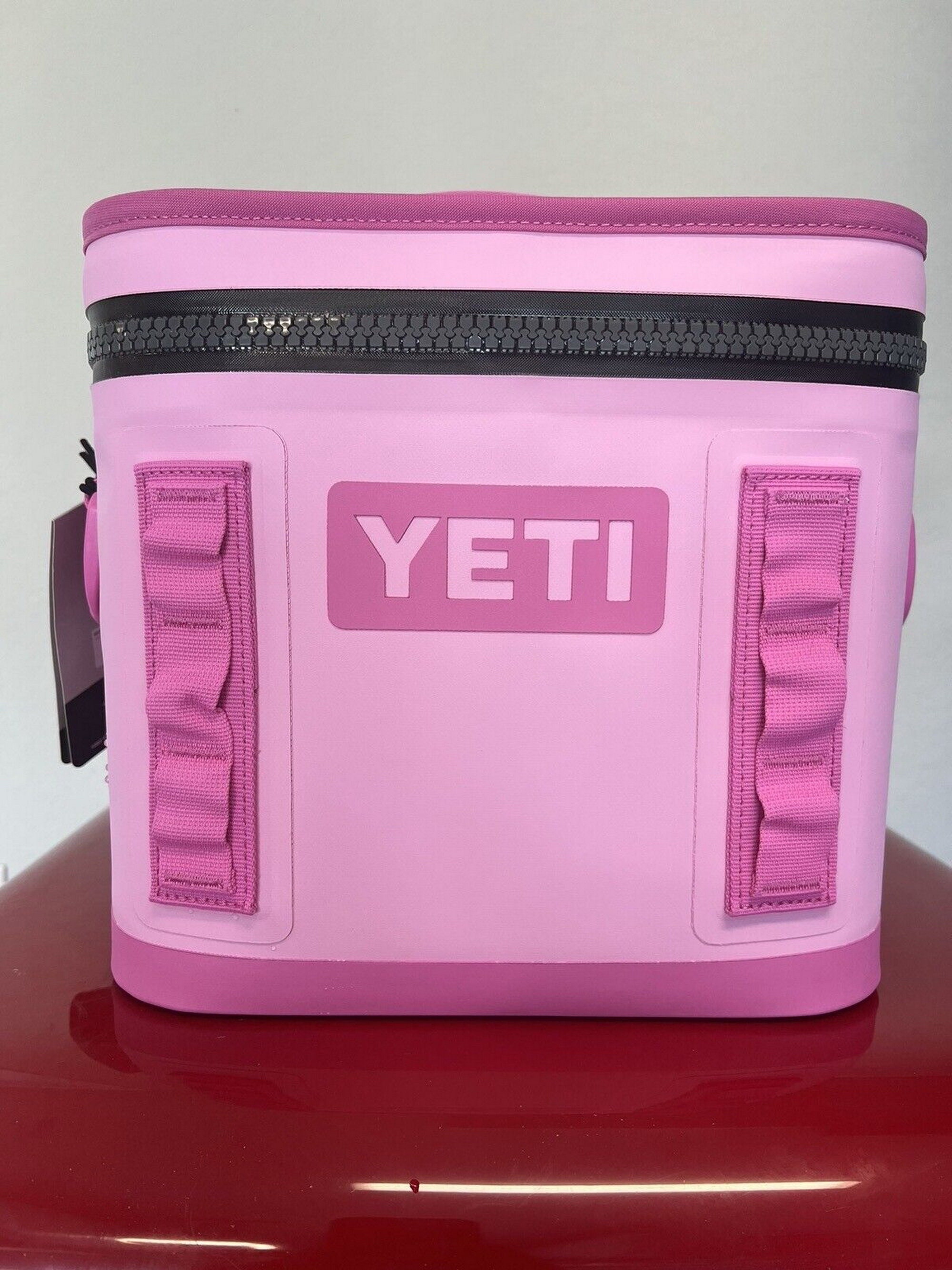 YETI Hopper Flip 8 Soft Cooler - Power Pink
