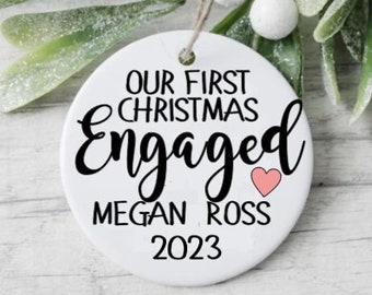 Wir sind verlobt, Verlobungsschmuck, Verlobungsankündigung, Weihnachtspaargeschenk, personalisiertes erstes Weihnachten verlobt, Verlobungsandenken