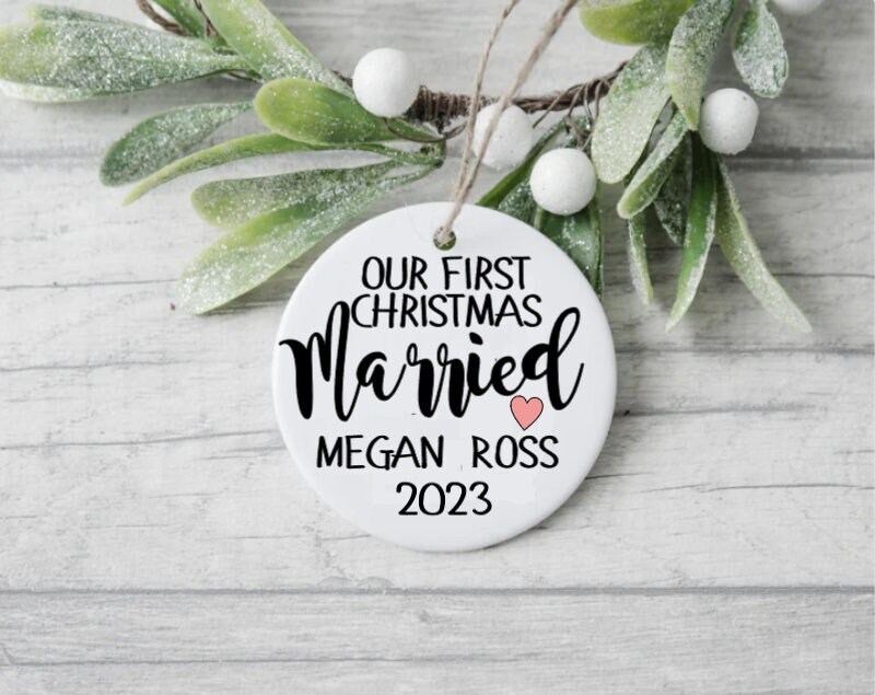 Ornement « Notre Premier Noël » – Décoration De Noël Pour Couples, Fiançailles, Mariage, En Céramique
