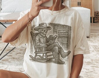 Cowboy Skeleton Reading T-Shirt: Funny Bookish Western Tee