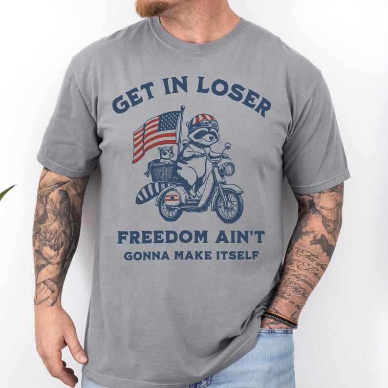 Funny Patriotic Raccoon Comfort Colors T-Shirt: 4th of July Gift Grey