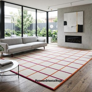 Modern rutmatta elfenbensfärgad orange rosa, rutig geometrisk ullmatta, minimalistisk modern vardagsrumsmatta, handtuftad matta