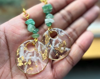 Boucles d’oreilles en résine cristal et flocons d’or Adventurine | Boucles d'oreilles marbre et cristal doré