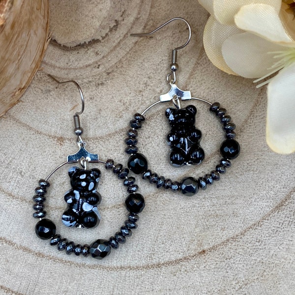 Boucles d'oreilles Créoles en pierre Hématite et Onyx avec Pendentif Nounours