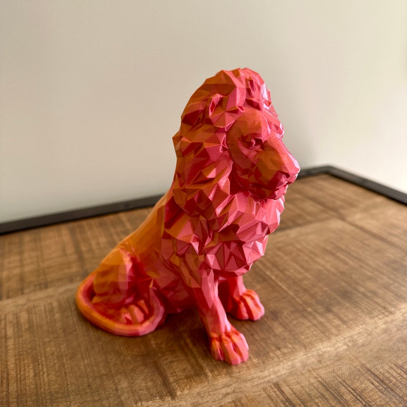 Statuette lion low poly en impression 3D image 2