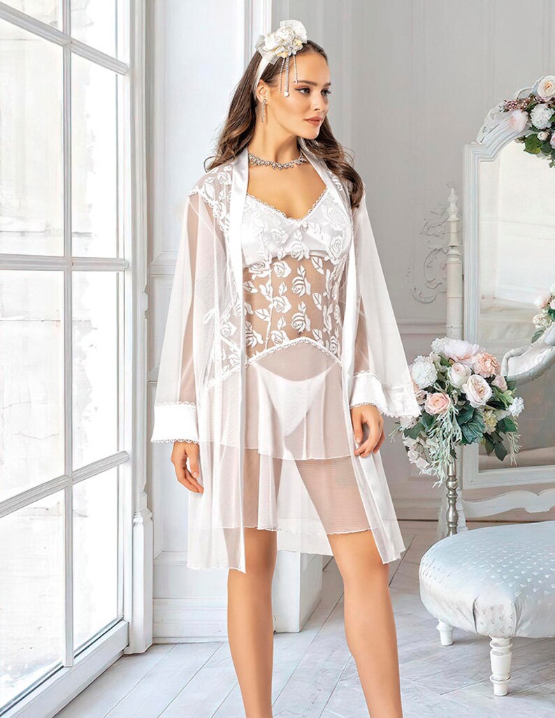 White Lace Nightgown Set, Bridal Nightgown and Robe, Short Tulle