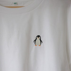 Pinguin T-Shirt Hochwertiges faires besticktes unisex Bio-Baumwoll-Tshirt Bild 3