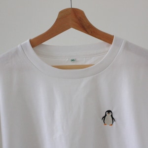Pinguin T-Shirt Hochwertiges faires besticktes unisex Bio-Baumwoll-Tshirt Bild 1